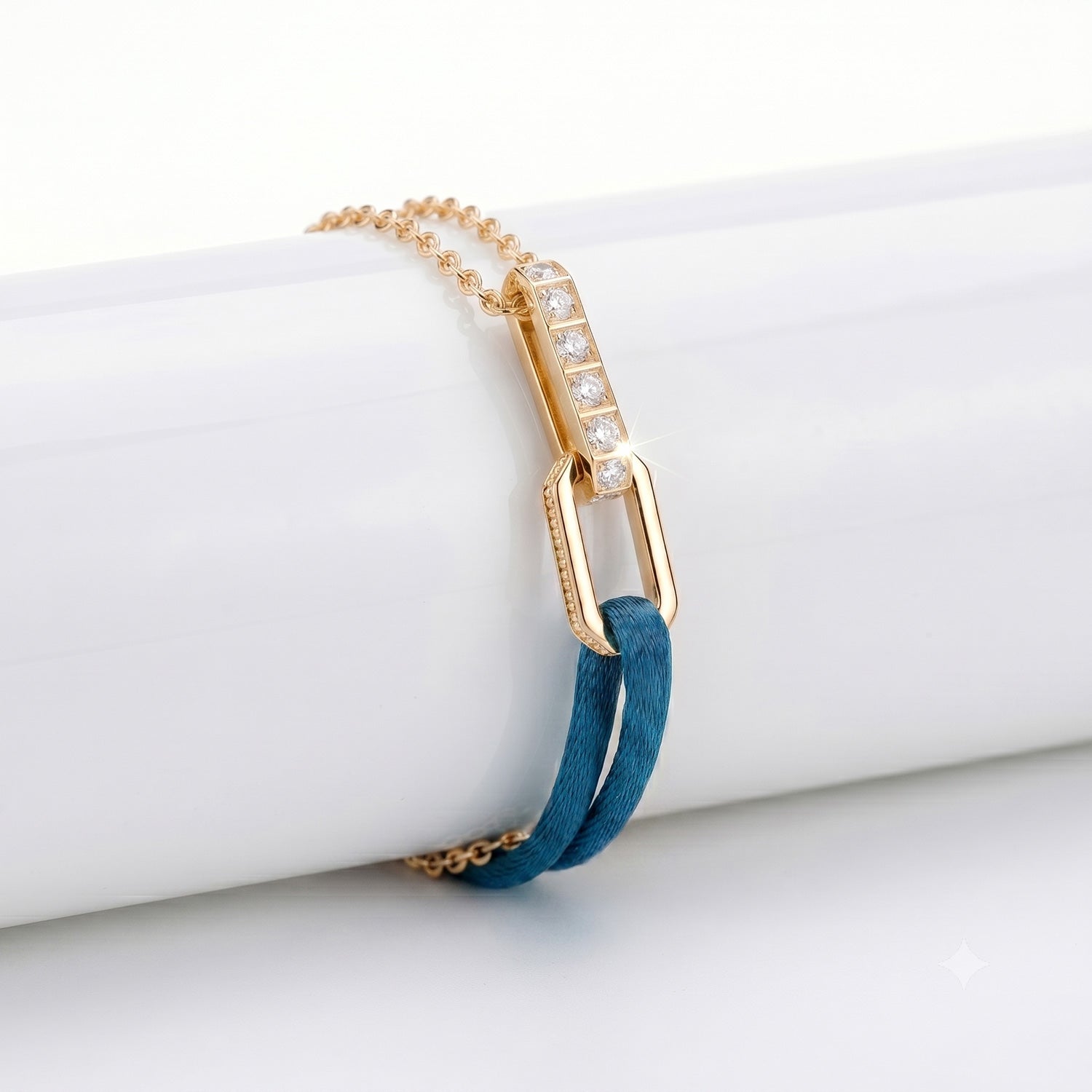 Chaîne en or avec bracelet cordon en satin Or 18 carats | Diamants