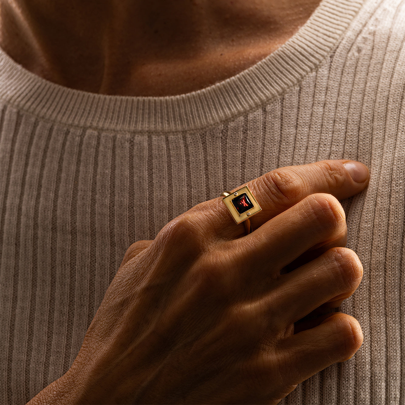 Garnet Ring | 18K Gold