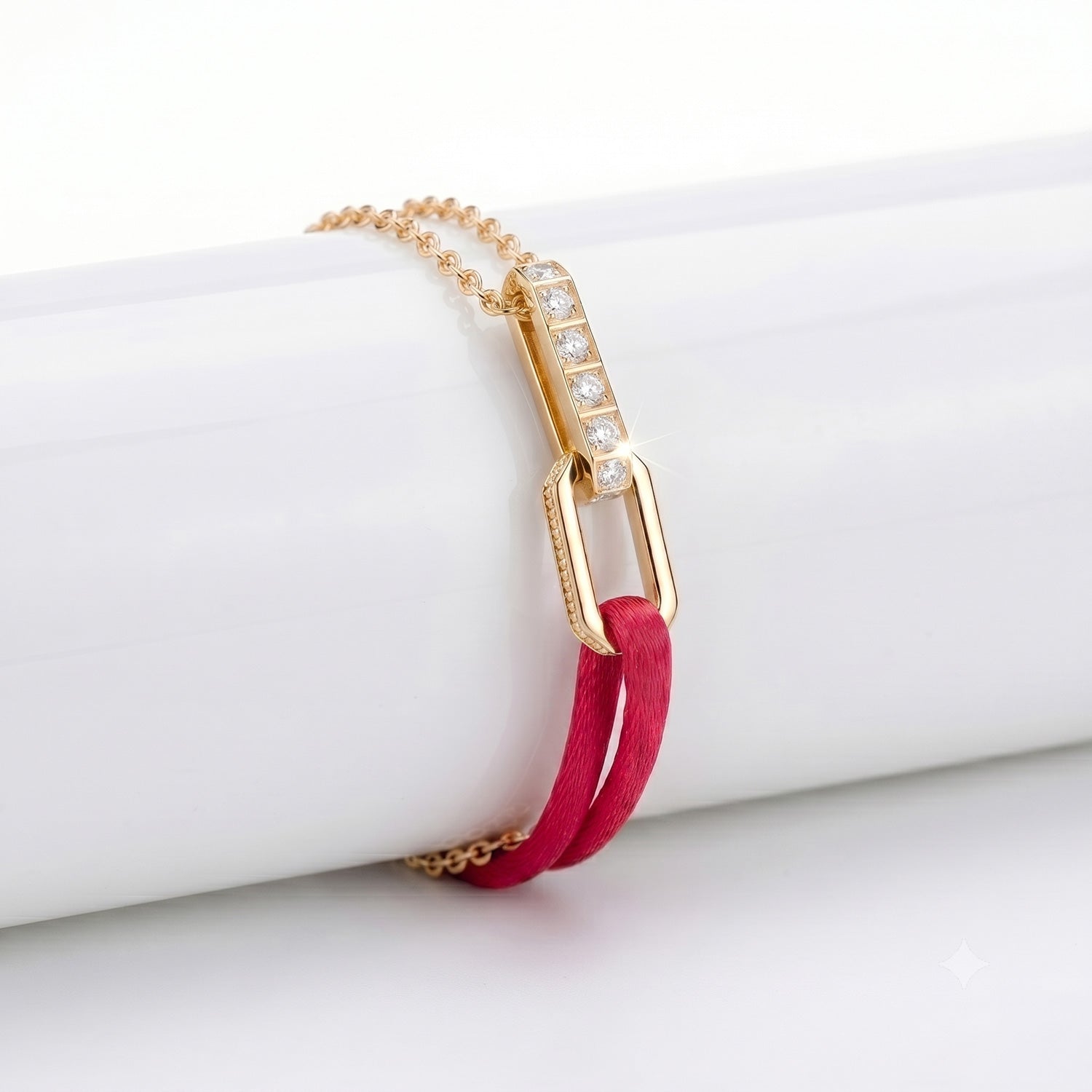 Chaîne en or avec bracelet cordon en satin rose Or 18 carats | Diamants