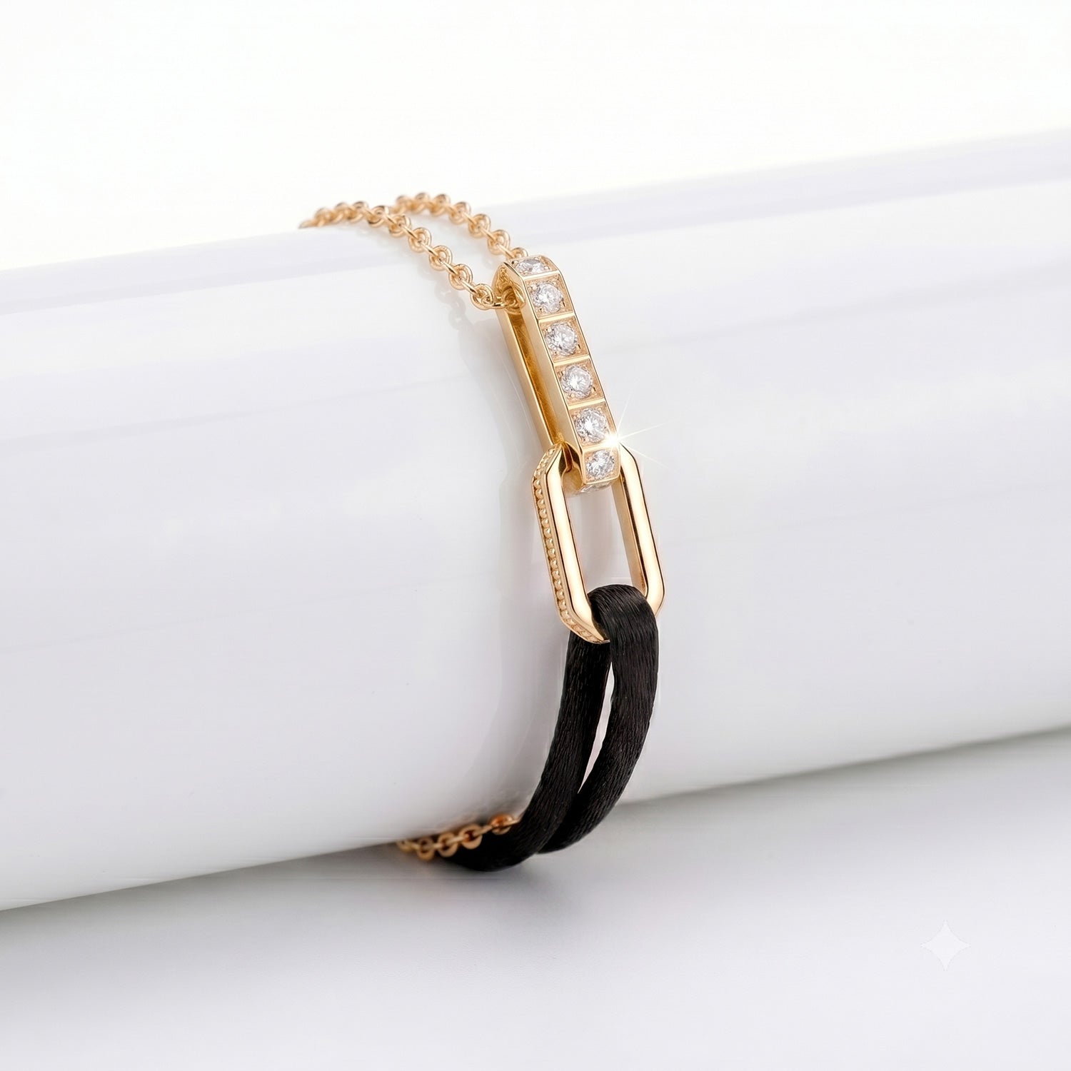 Chaîne en or avec bracelet cordon en satin Or 18 carats | Diamants
