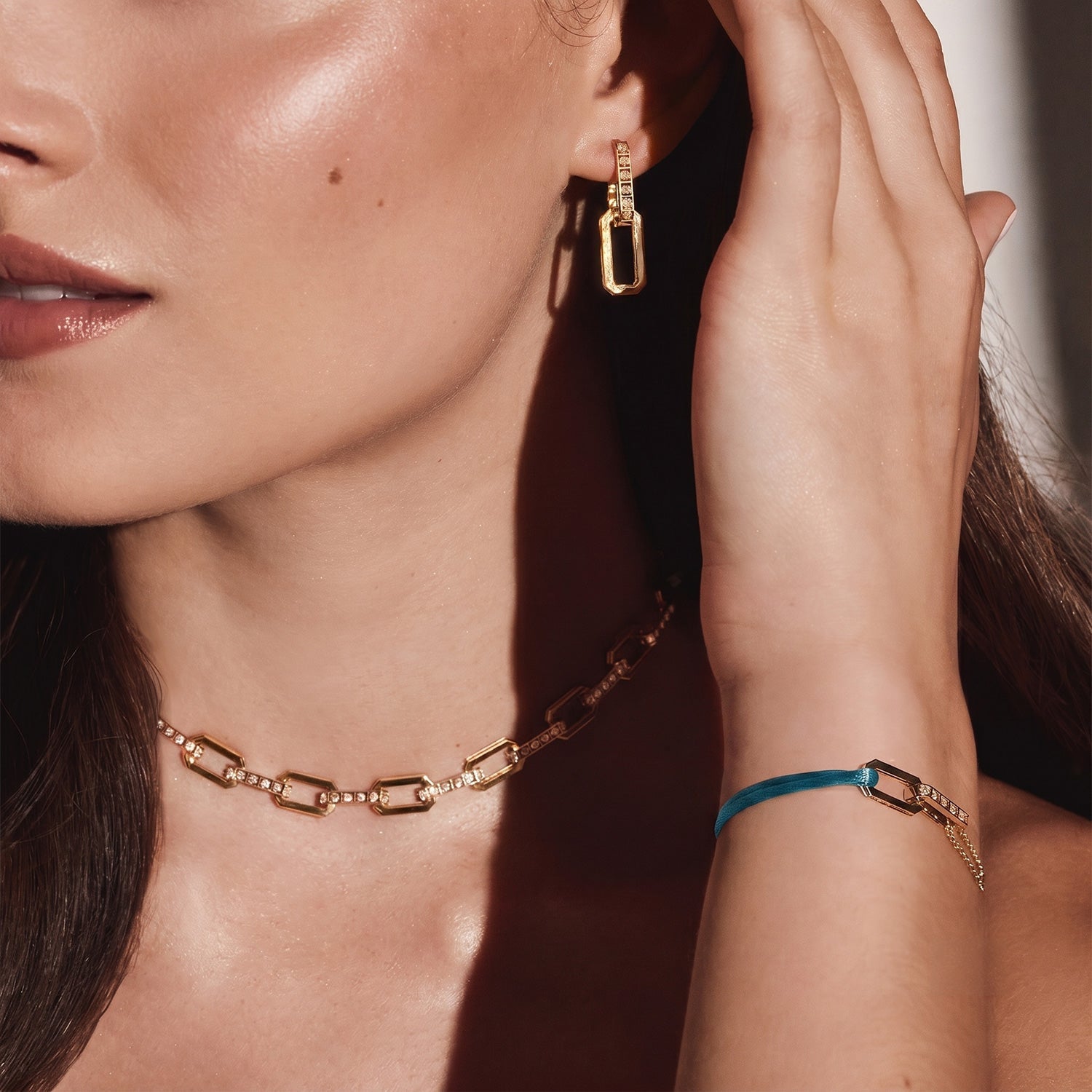 Gold Chain with Blue Satin Lanyard Bracelet 18K Gold | Diamonds