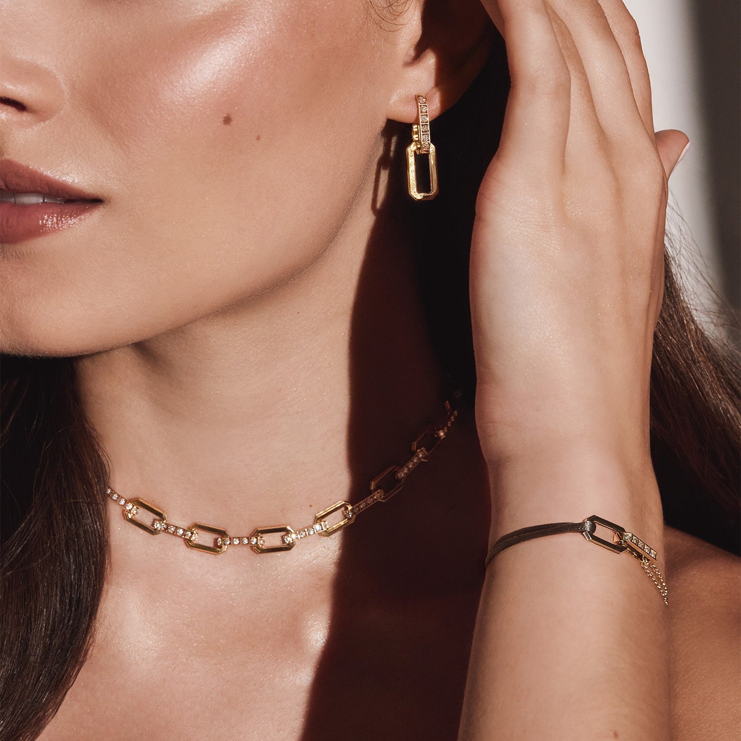 Chaîne en or avec bracelet cordon en satin marron Or 18 carats | Diamants