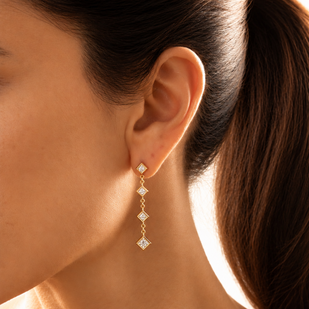 Boucles d'oreilles pendantes triangle en cascade de diamants | Or 18 carats
