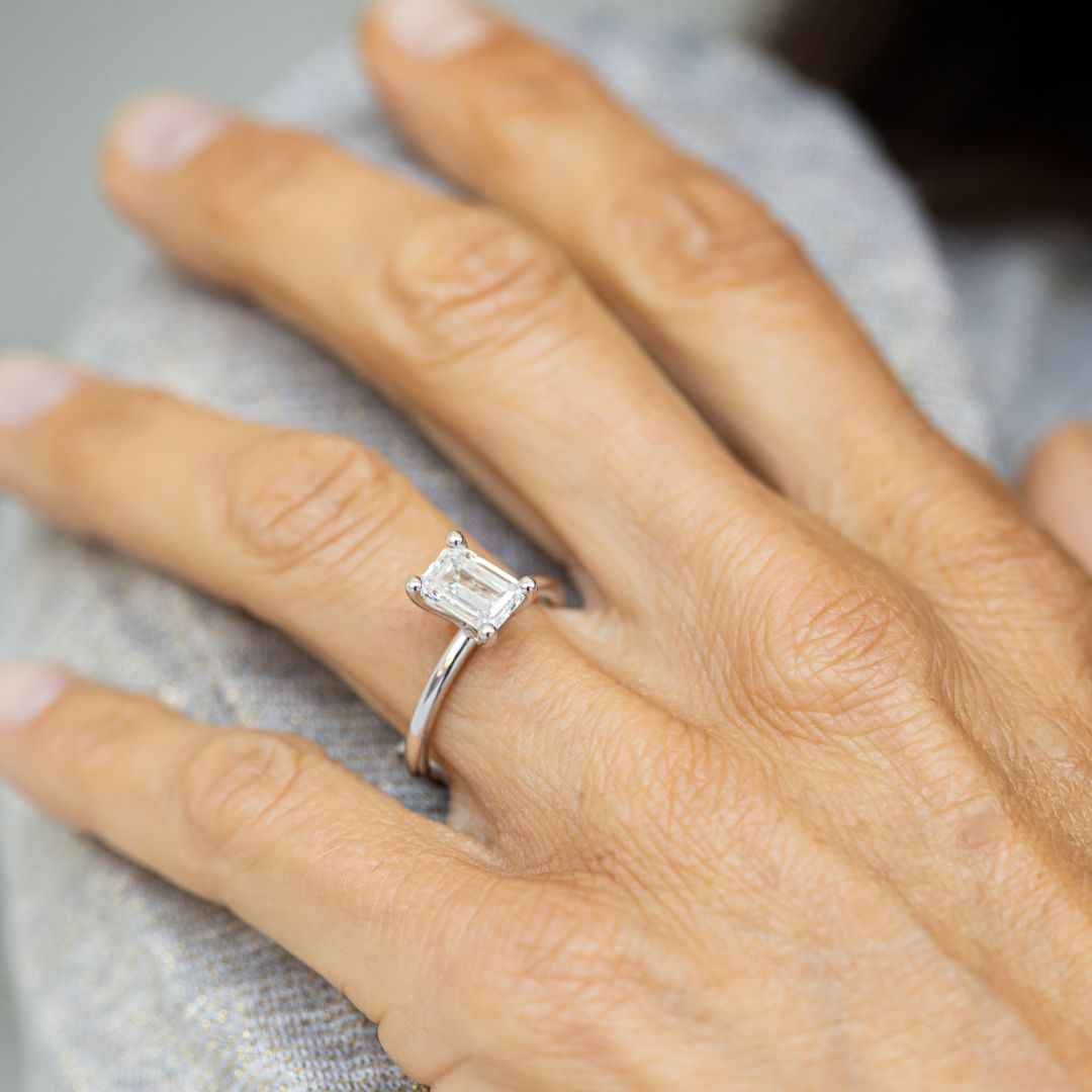 Bague de fiançailles en diamant taille émeraude | Platine
