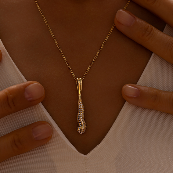 Diamond statement pendant | 18K Gold