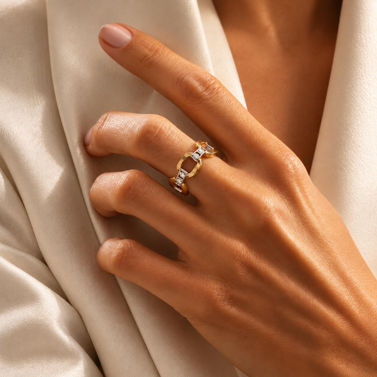 Bague maillons en métaux mélangés | Or 18 carats et Platine