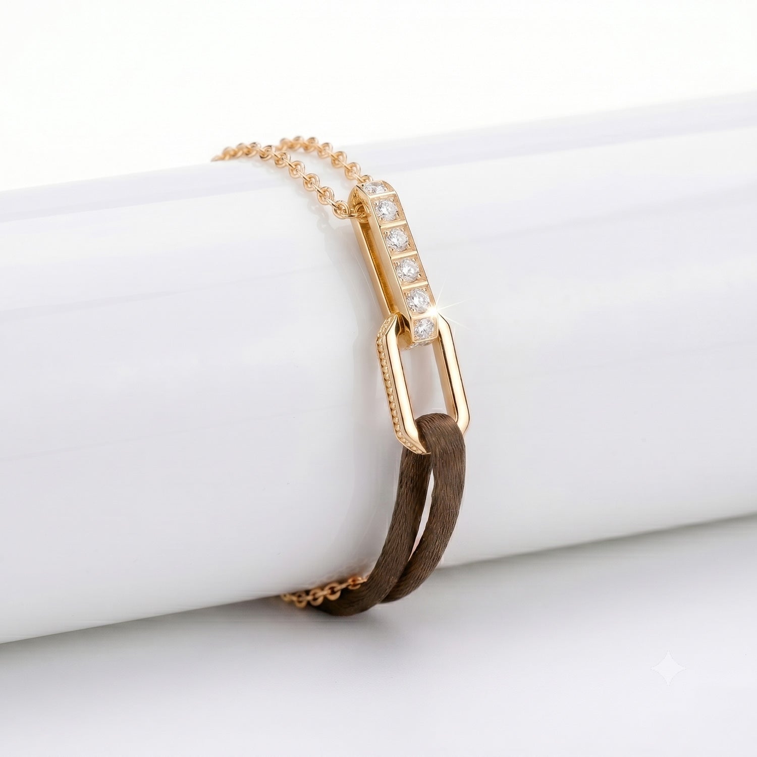 Chaîne en or avec bracelet cordon en satin Or 18 carats | Diamants